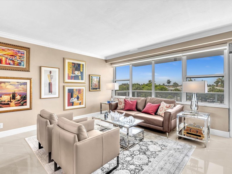 Condo for sale at Coral Ridge Towers East 302