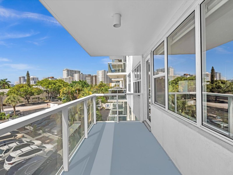 Condo for sale at Coral Ridge Towers East 302
