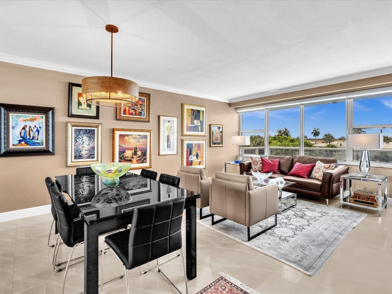 Condo for sale at Coral Ridge Towers East 302