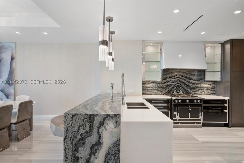 Alquiler de apartamento en The Estates at Acqualina 902