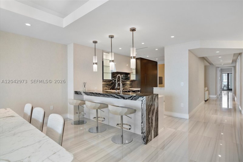 Alquiler de apartamento en The Estates at Acqualina 902