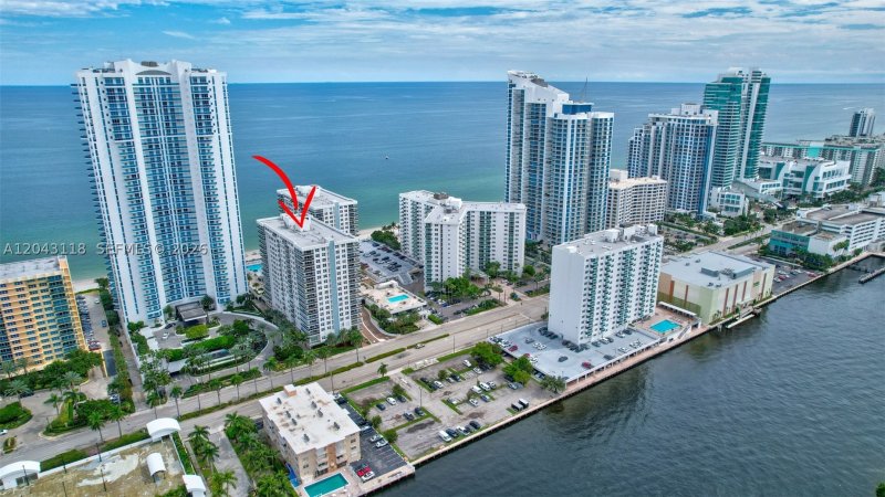Apartment for rent at Aquarius Towers 404N
