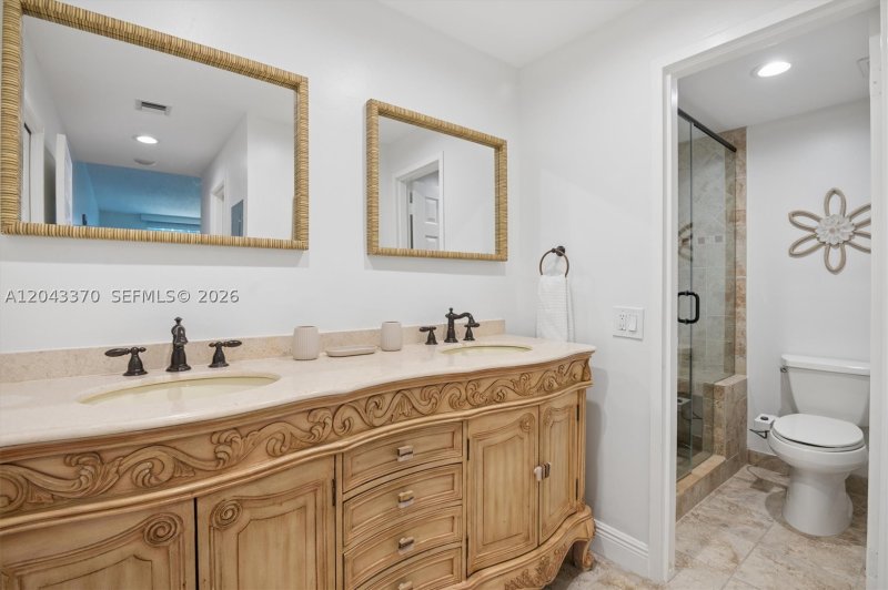 Apartment for rent at Alexander Towers 708