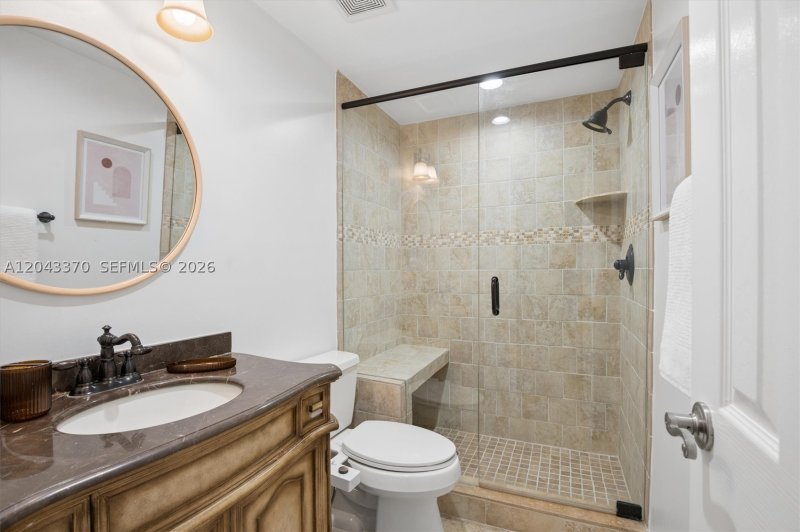 Apartment for rent at Alexander Towers 708