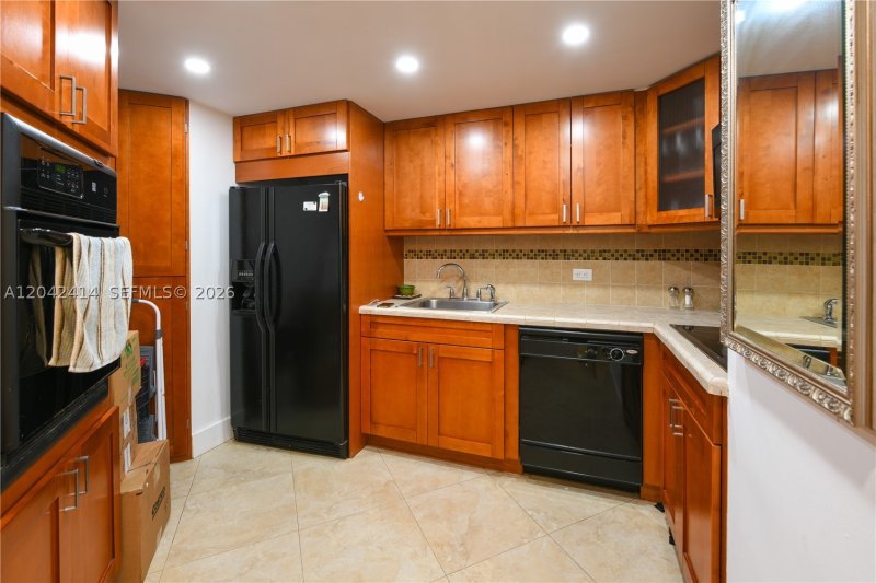Apartment for rent at Four Ambassadors 1462