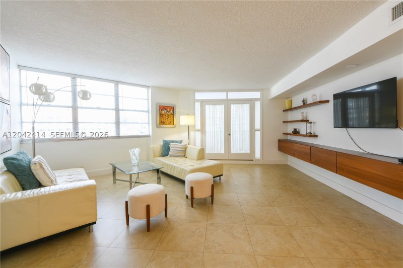 Apartment for rent at Four Ambassadors 1462