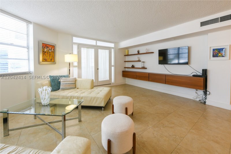 Apartment for rent at Four Ambassadors 1462