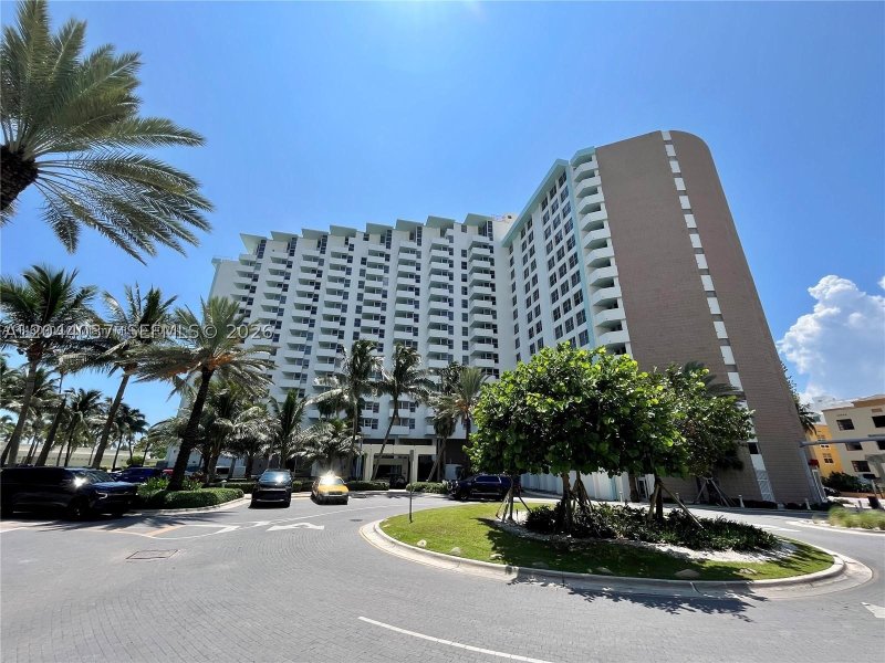 Apartment for rent at Triton Towers 1726