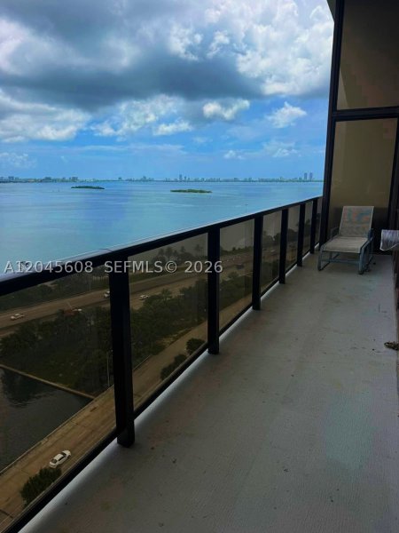 Alquiler de apartamento en Charter Club Condos PH22