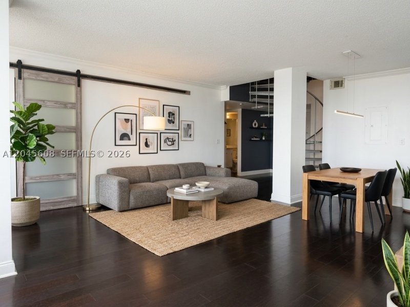 Alquiler de apartamento en Charter Club Condos PH22