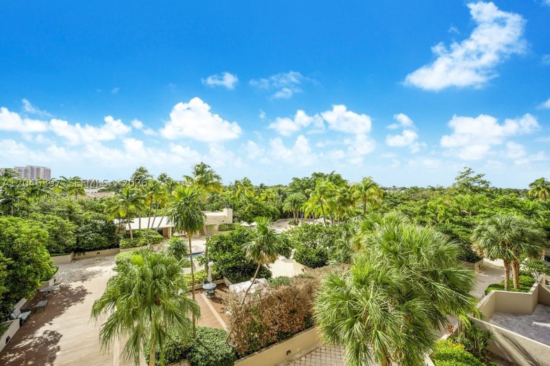 Apartment for rent at Key Colony III Emerald Bay 439