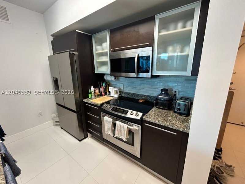 Apartment for rent at The Plaza Tower II 2011