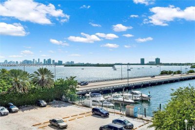 Comprar apartamento en Bayshore Yacht Tennis Club 214