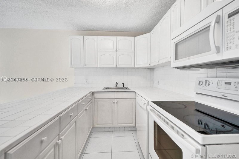 Condo for sale at Bayview Terrace 613