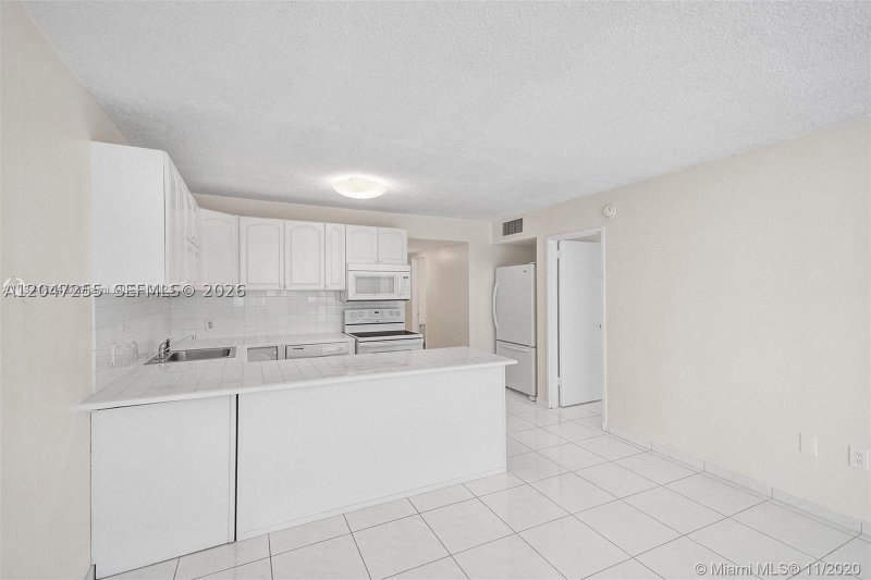 Condo for sale at Bayview Terrace 613