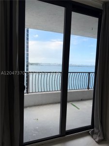 Aluguel de apartamento no The Venetia 23D