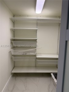 Aluguel de apartamento no The Venetia 23D