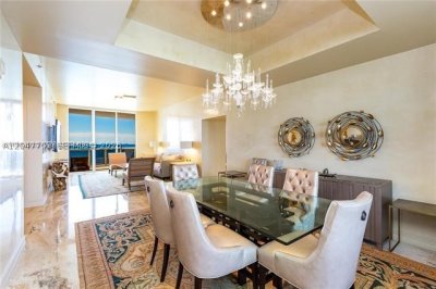 Aluguel de apartamento no Trump Tower One 1106