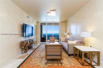 Aluguel de apartamento no Trump Tower One 1106