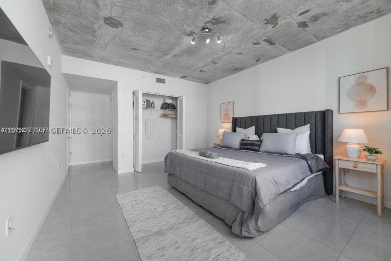 Condo for sale at Midtown Midblock 901