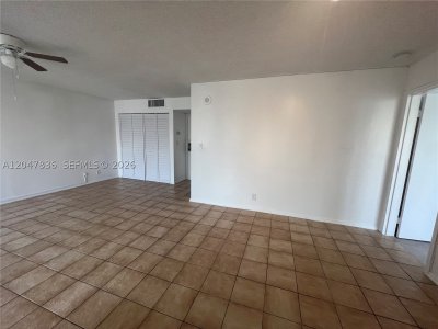 Aluguel de apartamento no Plaza of the Americas 816