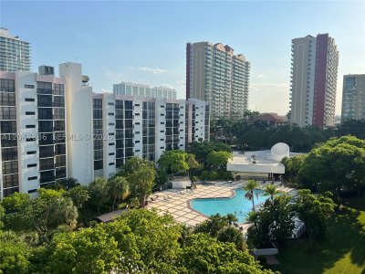 Aluguel de apartamento no Plaza of the Americas 816