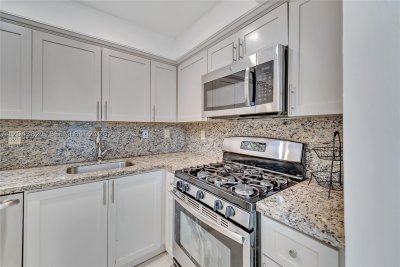 Comprar apartamento en Villa Capri 307