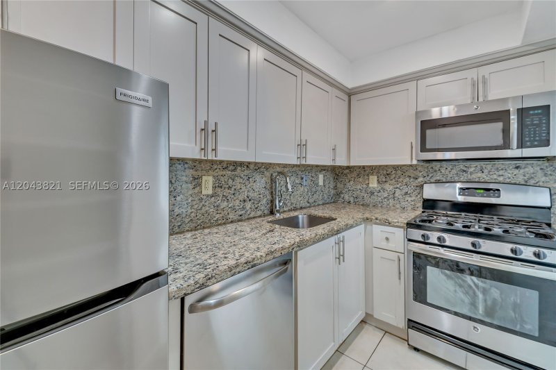 Condo for sale at Villa Capri 307
