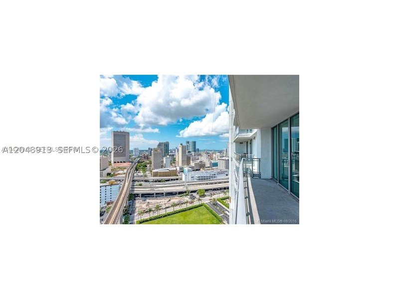Condo for sale at The Ivy 2609