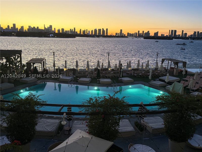 Comprar apartamento en 1100 West Condo (Mondrian located) 1007