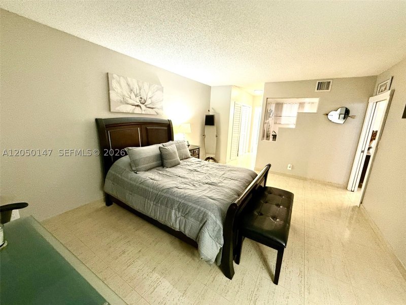 Apartment for rent at Sea Air Towers 605