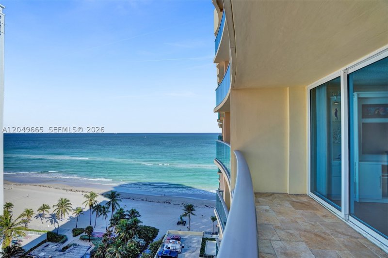 Apartment for rent at The Wave Condo 1504 (Availa
