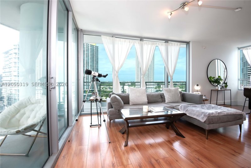 Condo for sale at The Ivy 2113