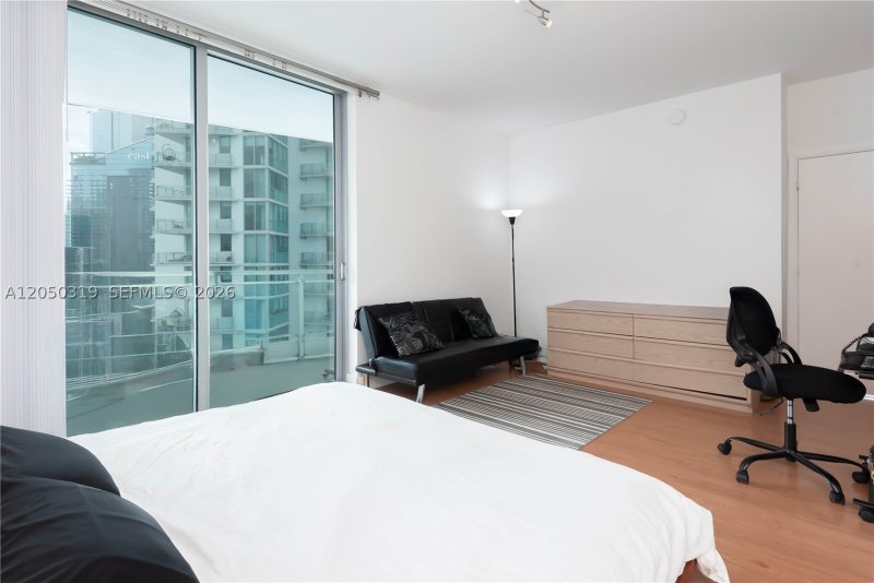 Condo for sale at The Ivy 2113