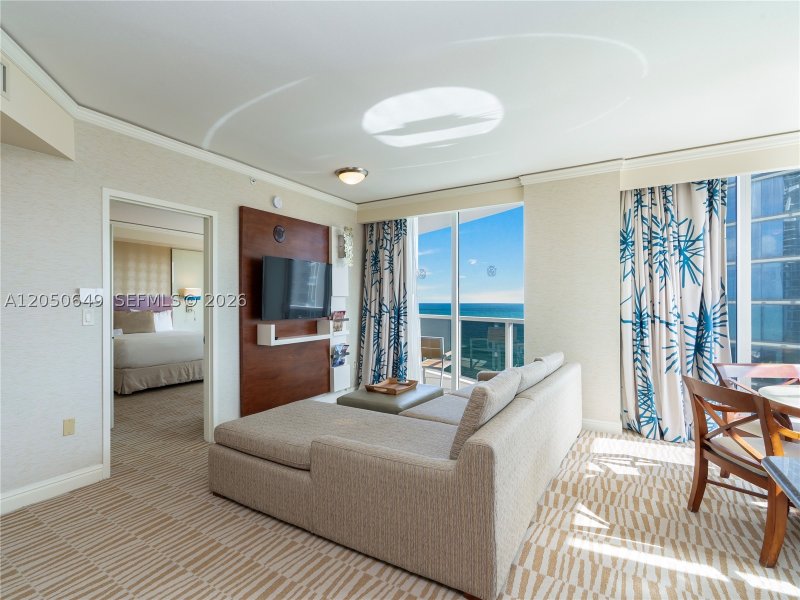 Condo for sale at Trump International Sonesta Beach Resort 1814