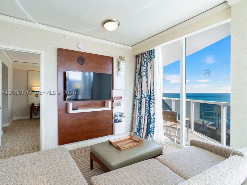 Condo for sale at Trump International Sonesta Beach Resort 1814
