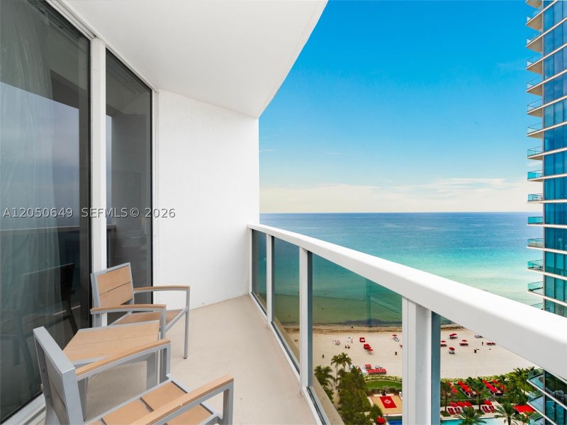 Condo for sale at Trump International Sonesta Beach Resort 1814