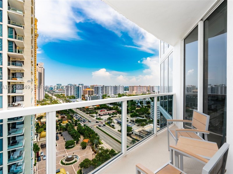 Condo for sale at Trump International Sonesta Beach Resort 1814