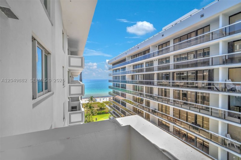 Condo for sale at Spiaggia Ocean 1009