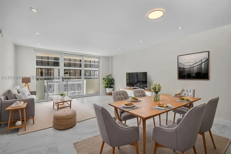 Condo for sale at Spiaggia Ocean 1009