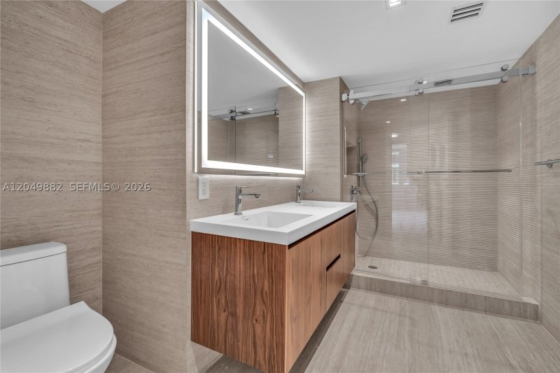 Condo for sale at Spiaggia Ocean 1009