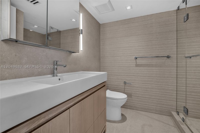 Condo for sale at Spiaggia Ocean 1009