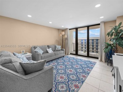 Comprar apartamento en Crystal Tower 703
