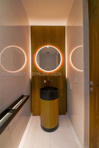 Comprar apartamento en Vita at Grove Isle L404