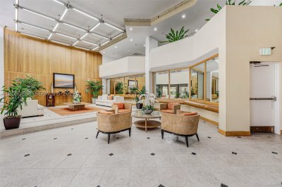 Comprar apartamento en Ocean Lane Plaza 305