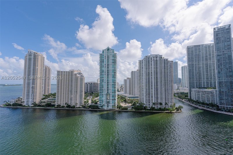 Apartment for rent at One Miami East Tower 2119