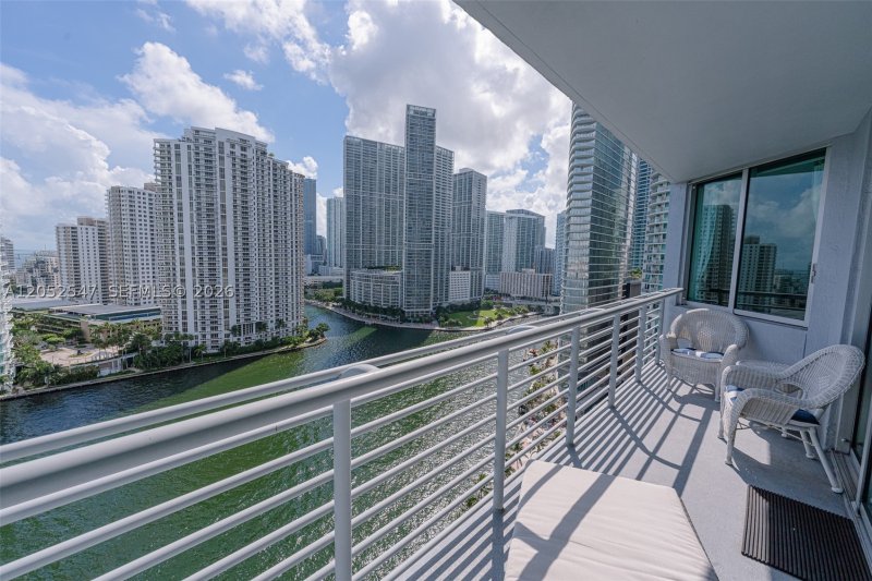Apartment for rent at One Miami East Tower 2119