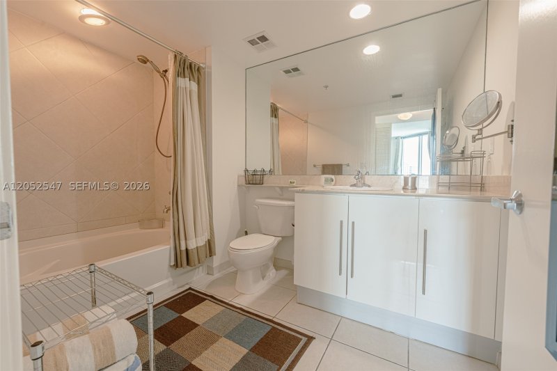 Apartment for rent at One Miami East Tower 2119