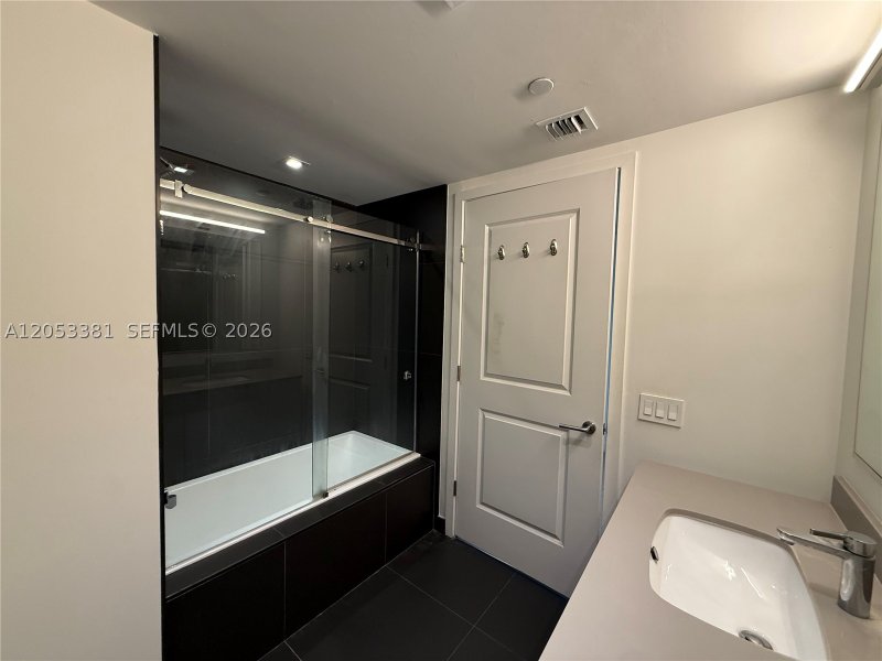 Condo for sale at Canvas 1711