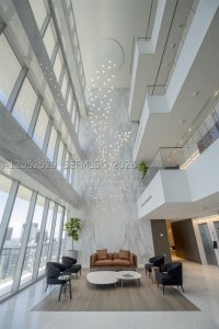 Comprar apartamento no Aston Martin Residences 1705W